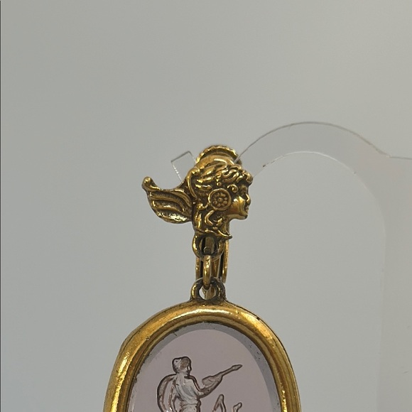 Intaglio pink venezia glass Gold and Pink Cameo Earrings - Picture 3 of 9